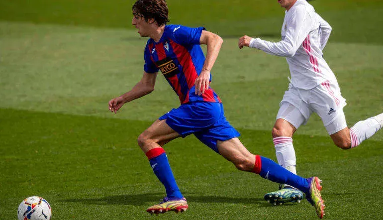 Bryan Gil en el SD Eibar
