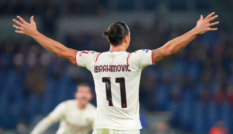 Ibrahimovic jugador de Mino Raiola